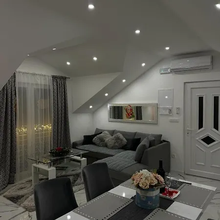 Luxury Apartment Megy Otočac Exterior foto