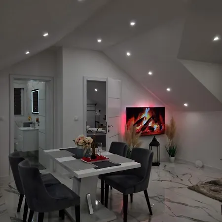 Luxury Apartment Megy Otočac Exterior foto