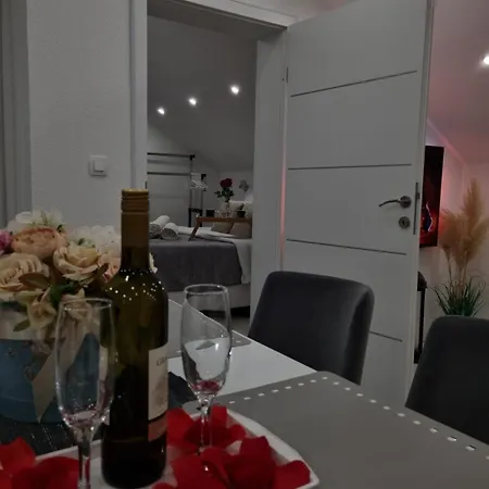 Luxury Apartment Megy Otočac Exterior foto