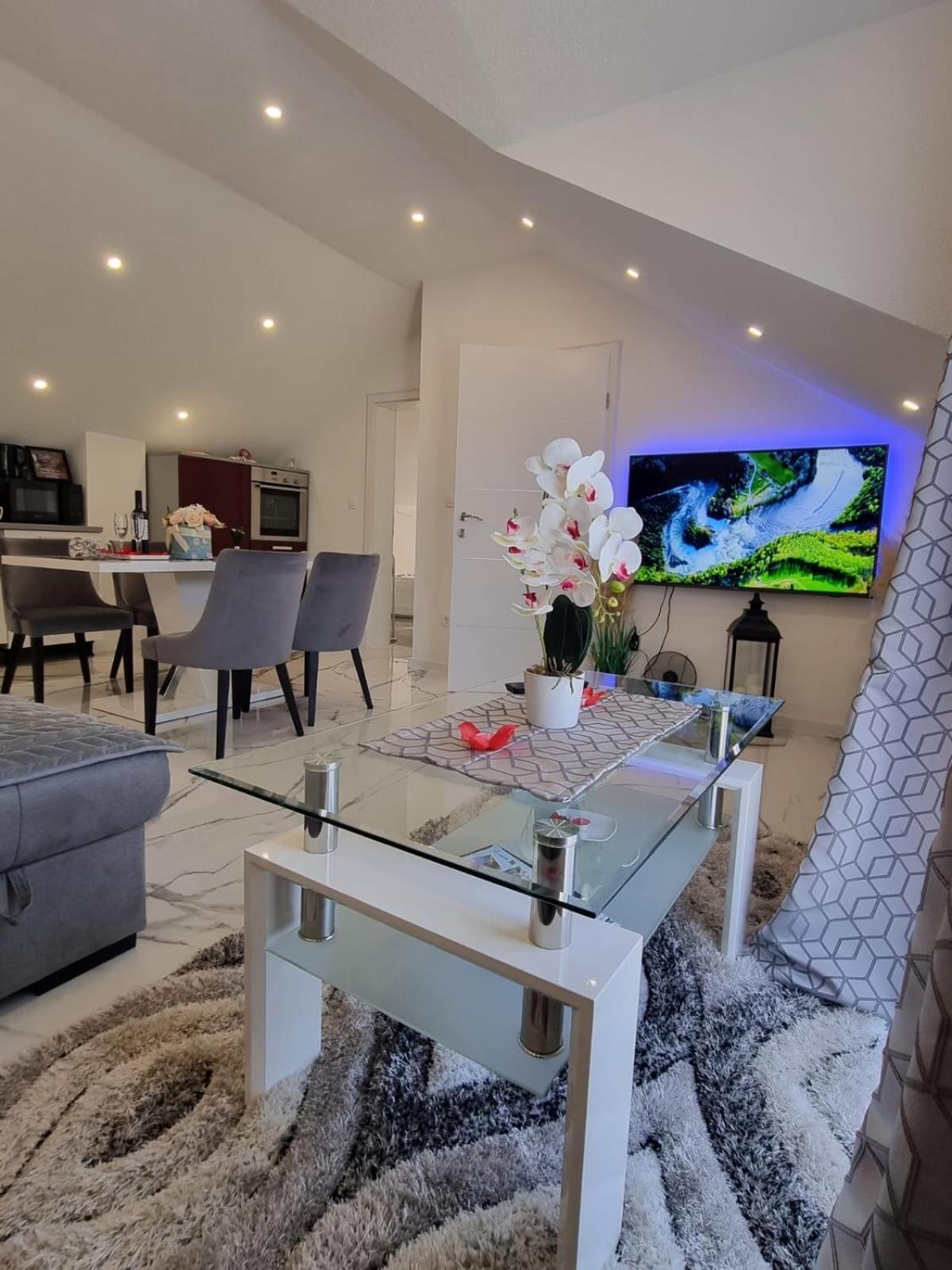 Luxury Megy