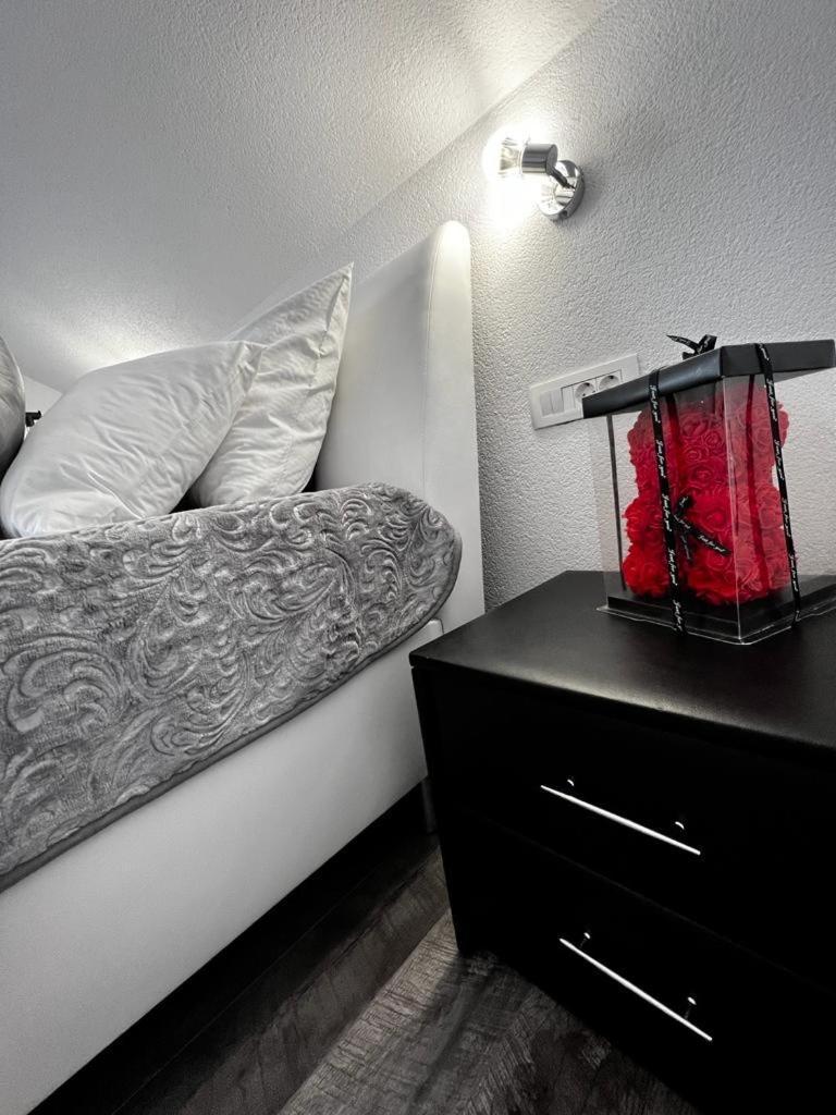 Luxury Megy *